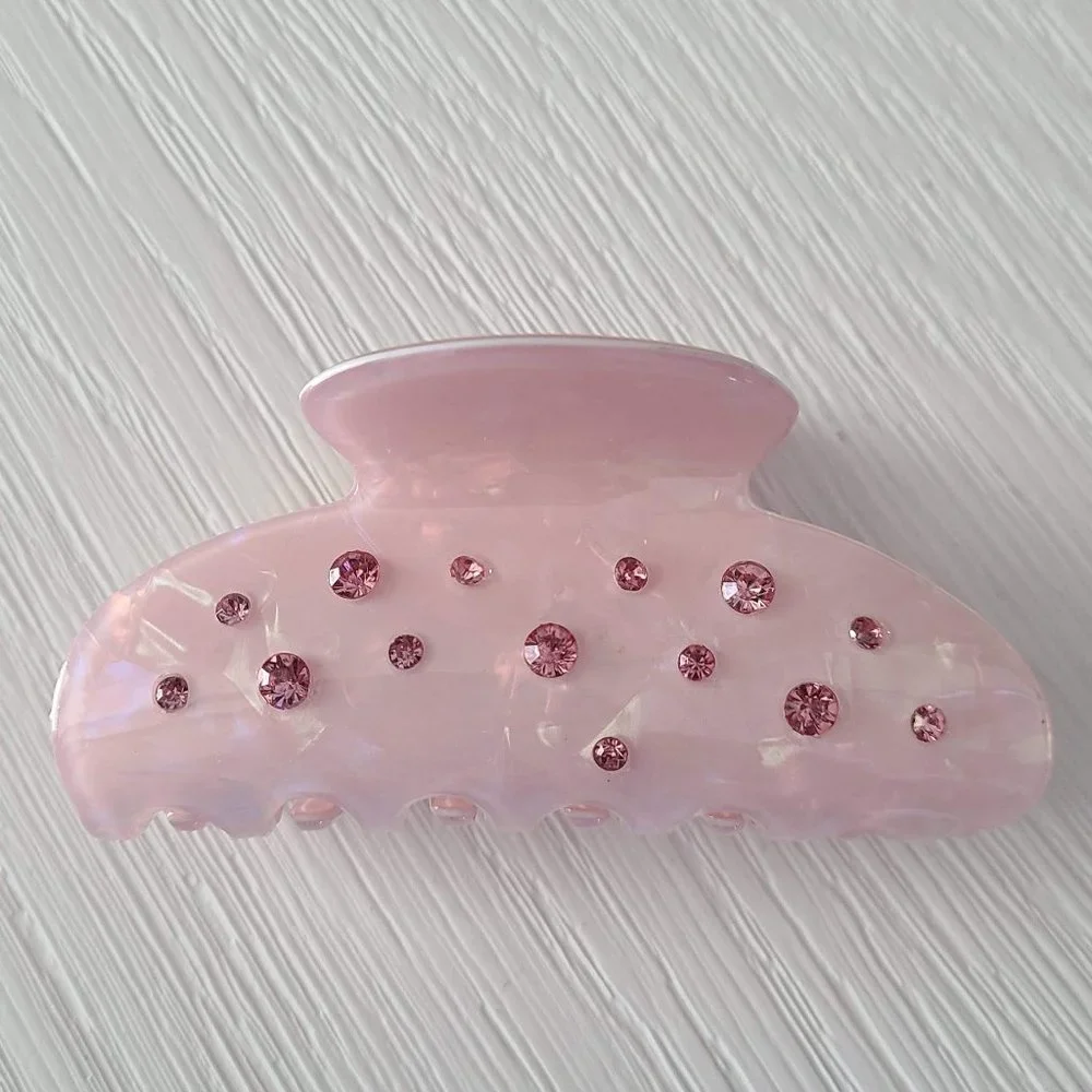 Large Resin Hair Clip - Urban Outfitters